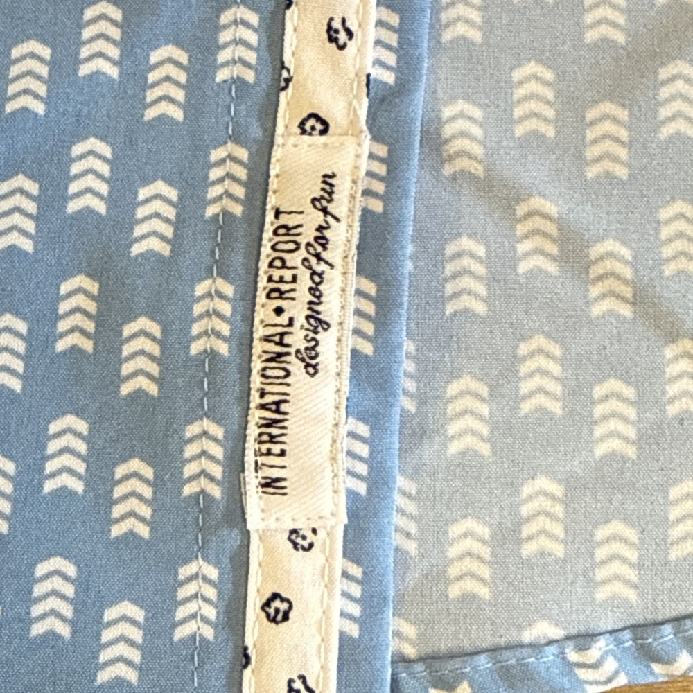 International Report Men's L Button Down Long Sleeve Shirt Blue White Geometric - Picture 4 of 11